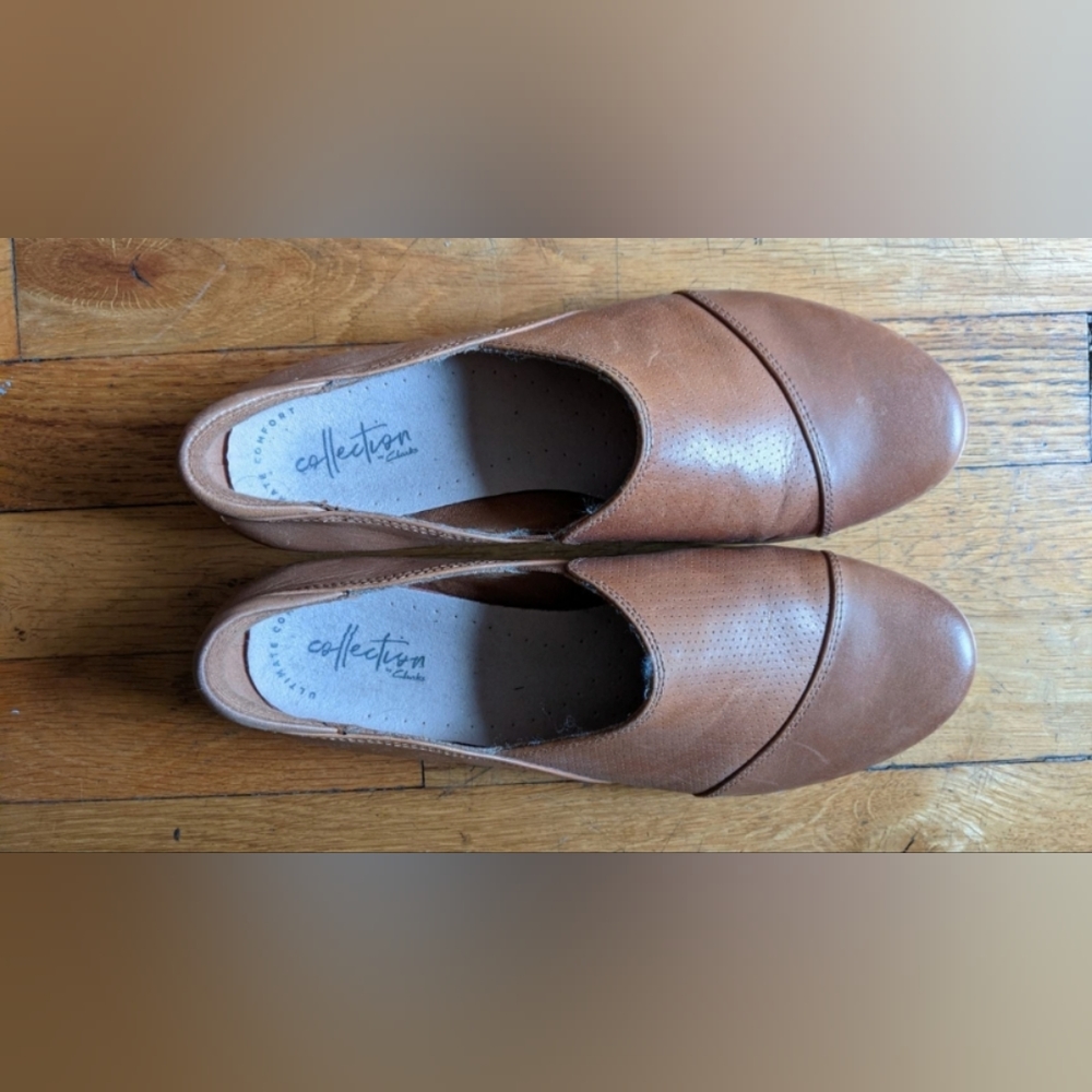 Clarks Women's Tan Slip-On Sneakers